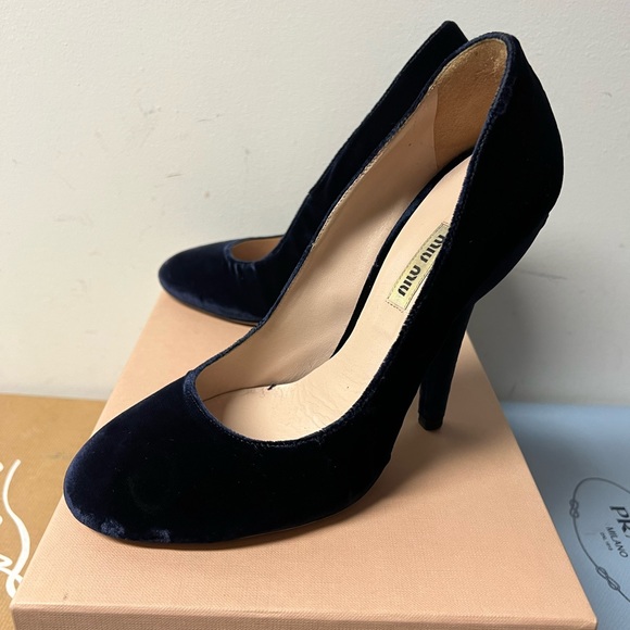 Miu Miu Velvet Blue shoes❤️ - Picture 6 of 8